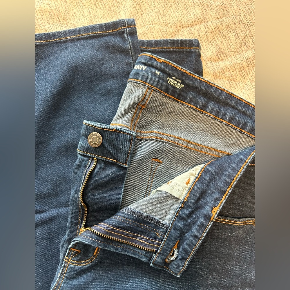 Old Navy women’s Power Slim Straight Jeans